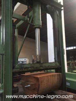 Press For Bending Solid Wood Composed Of A Work Bench With