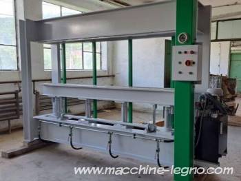  Presse froide avec table de serrage Parquet press