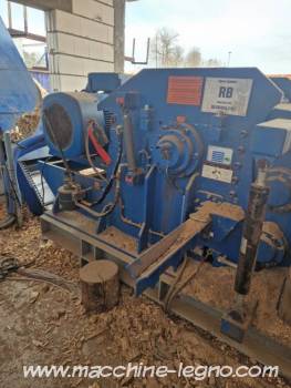 chipper for edgings and other waste chipper for edgings and other waste